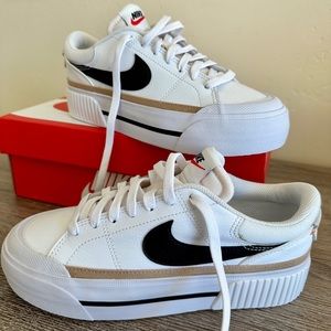 NIB - Nike Court Legacy Lift - Size 6